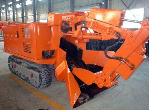 Maintenance Work For Rock Mucking Loading Machine 